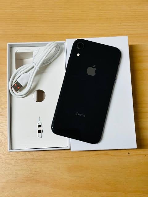 Takasly | Iphone XR 64 GB