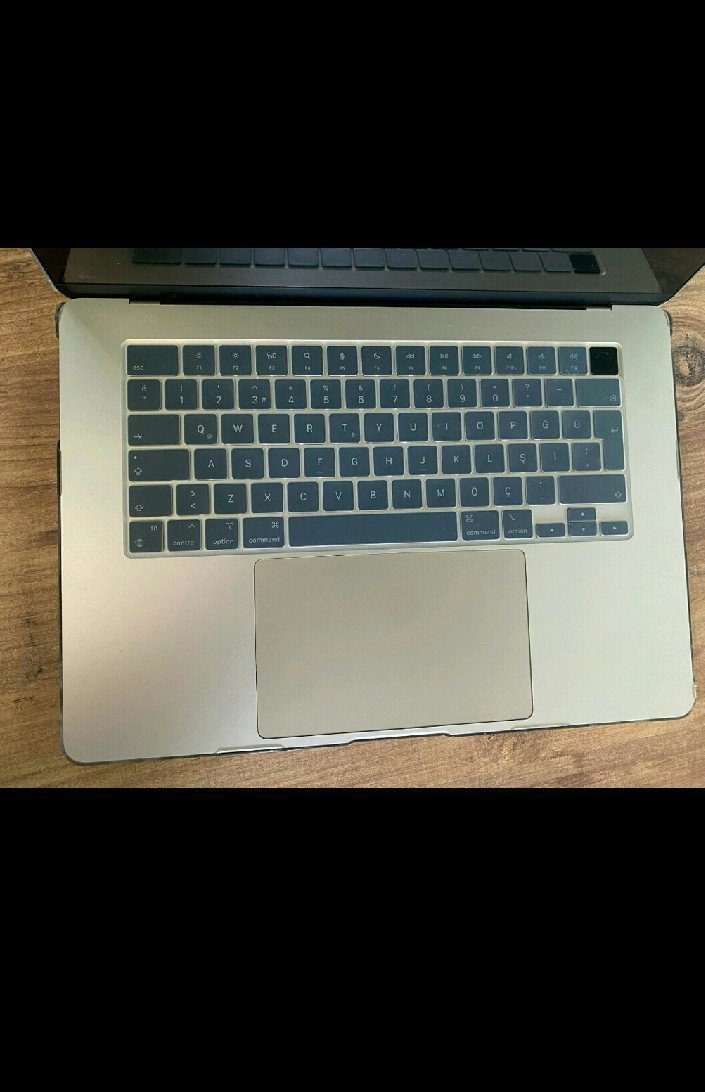 Takasly | MACBOOK AİR M2 BUYUK EKRAN